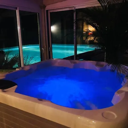 Classée 4* Piscine/spa/sauna/salle De Sport *